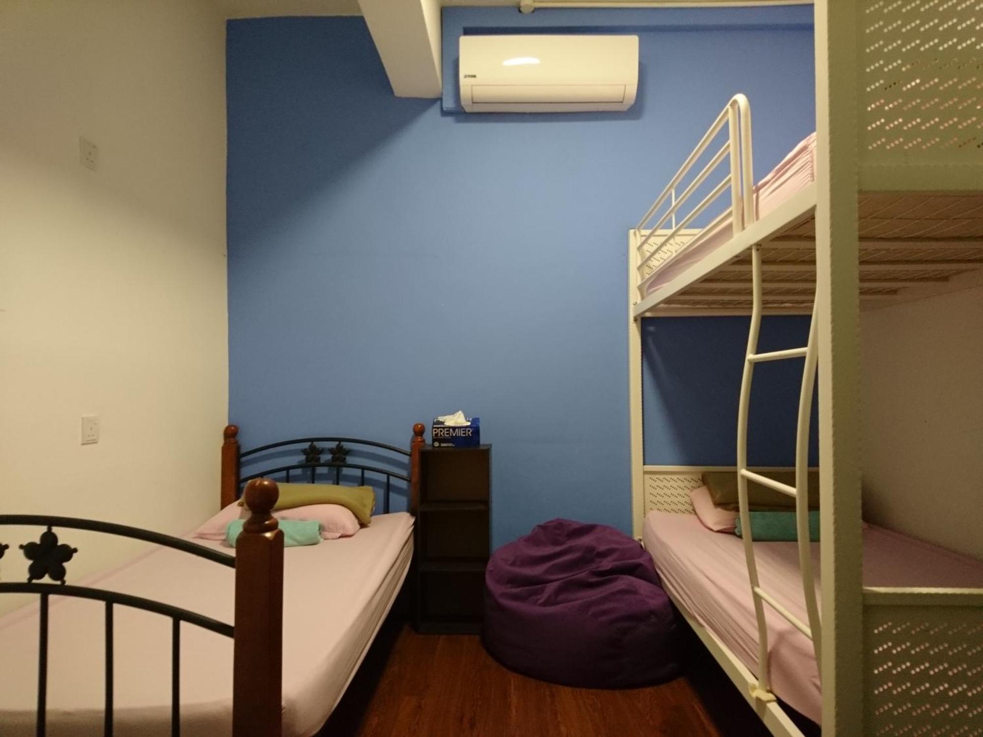 Moon Eleven Hostel Near Klia & Klia2 Сепанг Екстериор снимка