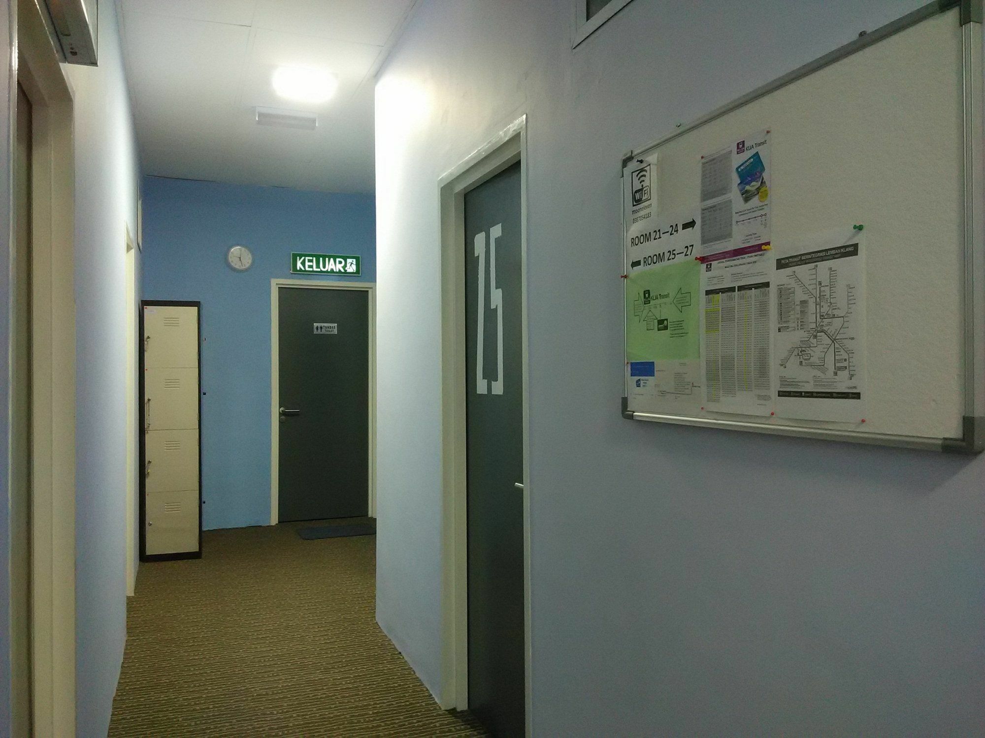 Moon Eleven Hostel Near Klia & Klia2 Сепанг Екстериор снимка